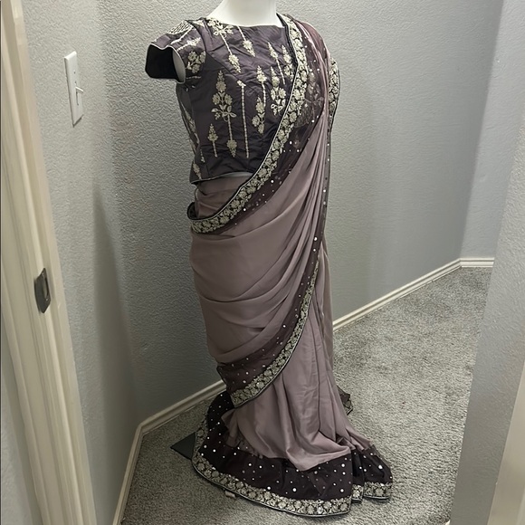Saree Purple ready to wear pre pleated mauve embroidery. Inner Skirt blouse -M. - Picture 1 of 16